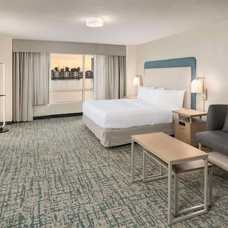 Homewood Suites Miami Airport/Blue Lagoon Exterior photo