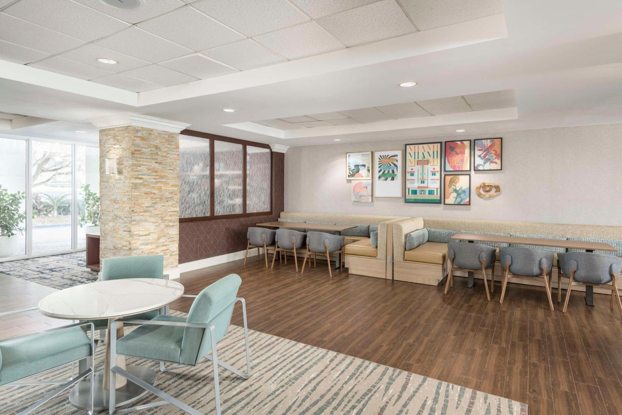 Homewood Miami Airport/blue Lagoon 3*